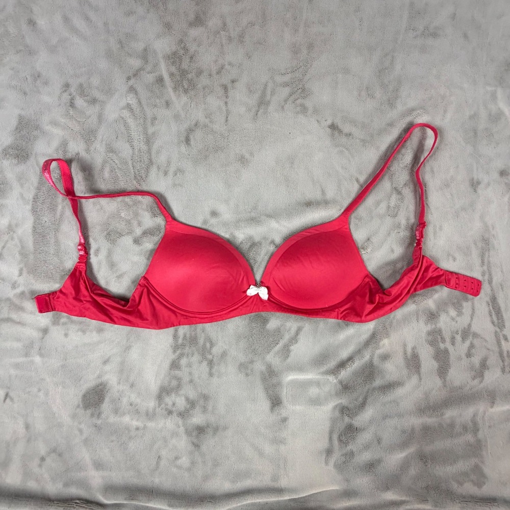 Victorias Secret Body by Victoria Red Wireless Bra 34B Heart Charm Bow
